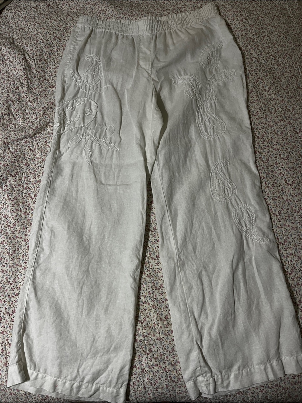 Chico’s Women’s White Embroidered Cropped Linen Pants. Size 2.5 (14)
